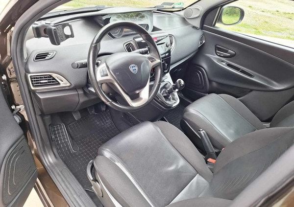 Lancia Ypsilon cena 24900 przebieg: 169300, rok produkcji 2014 z Dzierżoniów małe 379